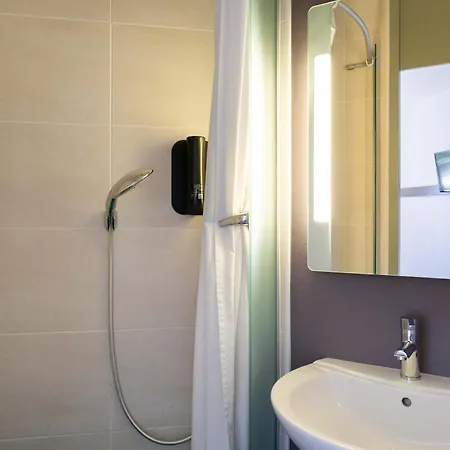 Hotel Lorient 2*